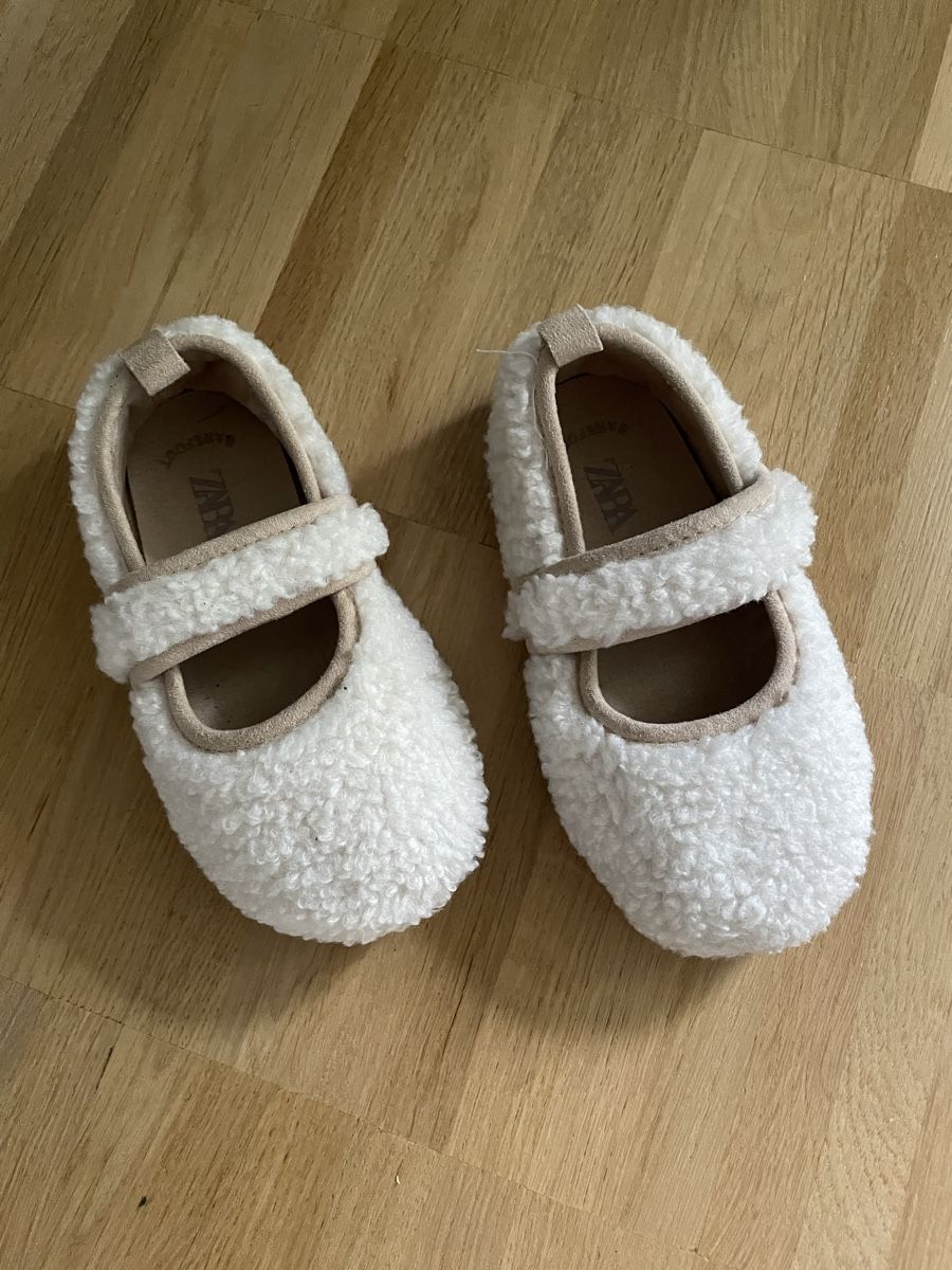Zara Scarpe per ragazze: Zara Mädchen Finken gr. 25 – Usato da Niederuzwil venduto da guel28