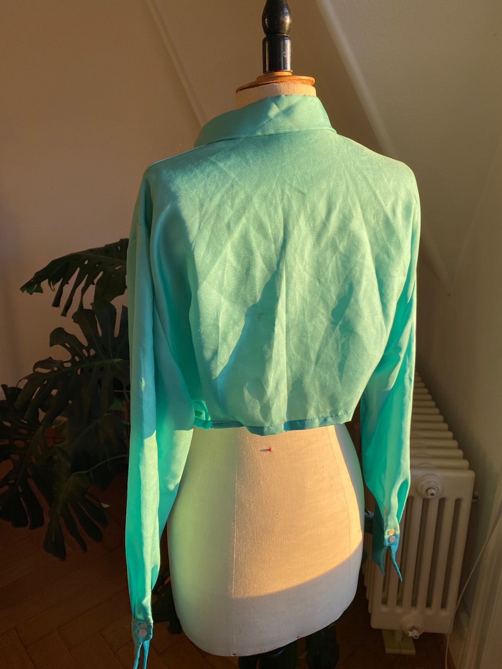 Camicette: Vintage Cropped Bluse mit Stickerei – Usato da Basel venduto da NormaJean01 3