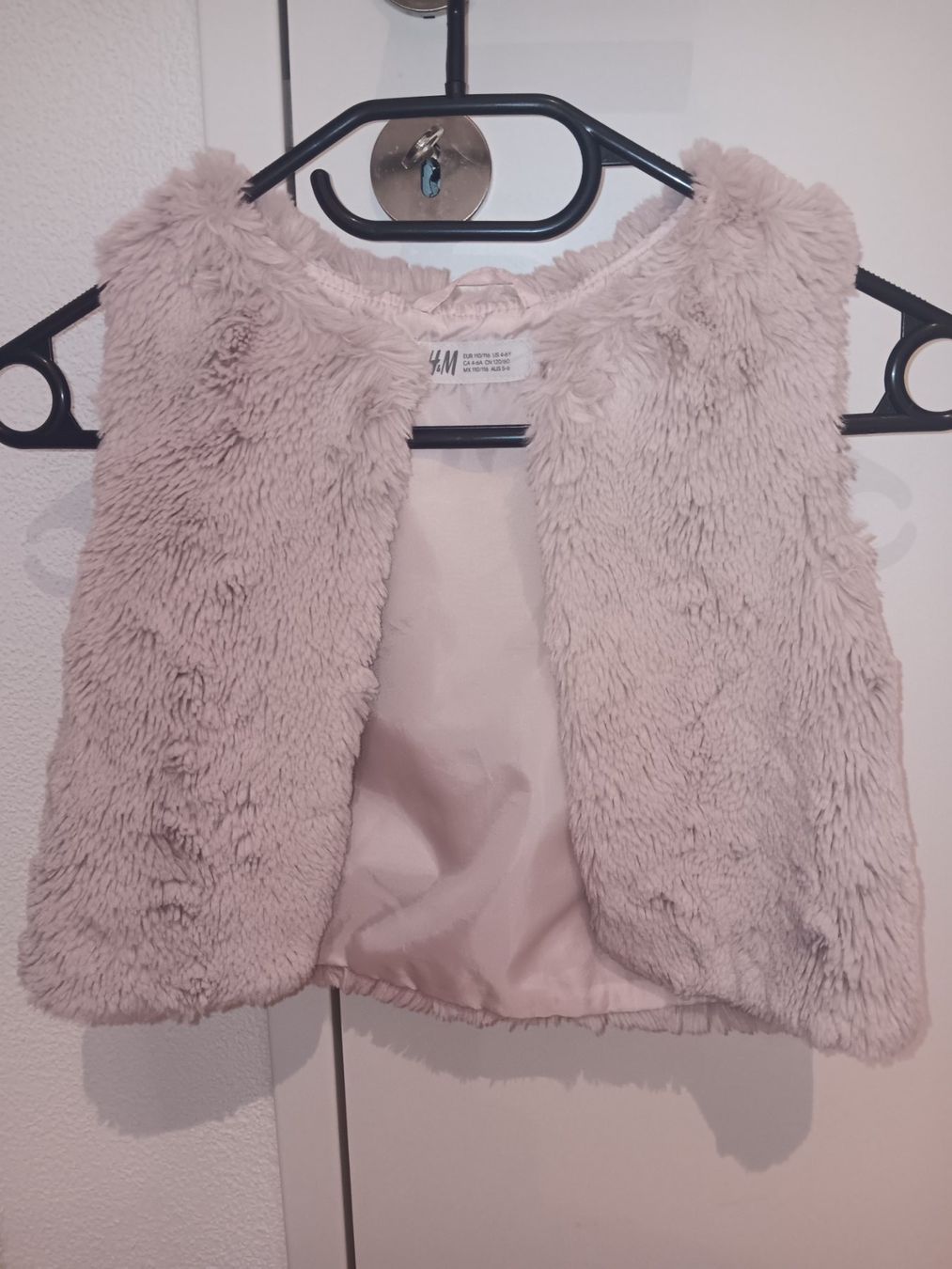 H&M Giacche & Cappotti: Mädchen Chillet,Gr.110/116 – Usato da Oftringen venduto da joa_bbm2 1