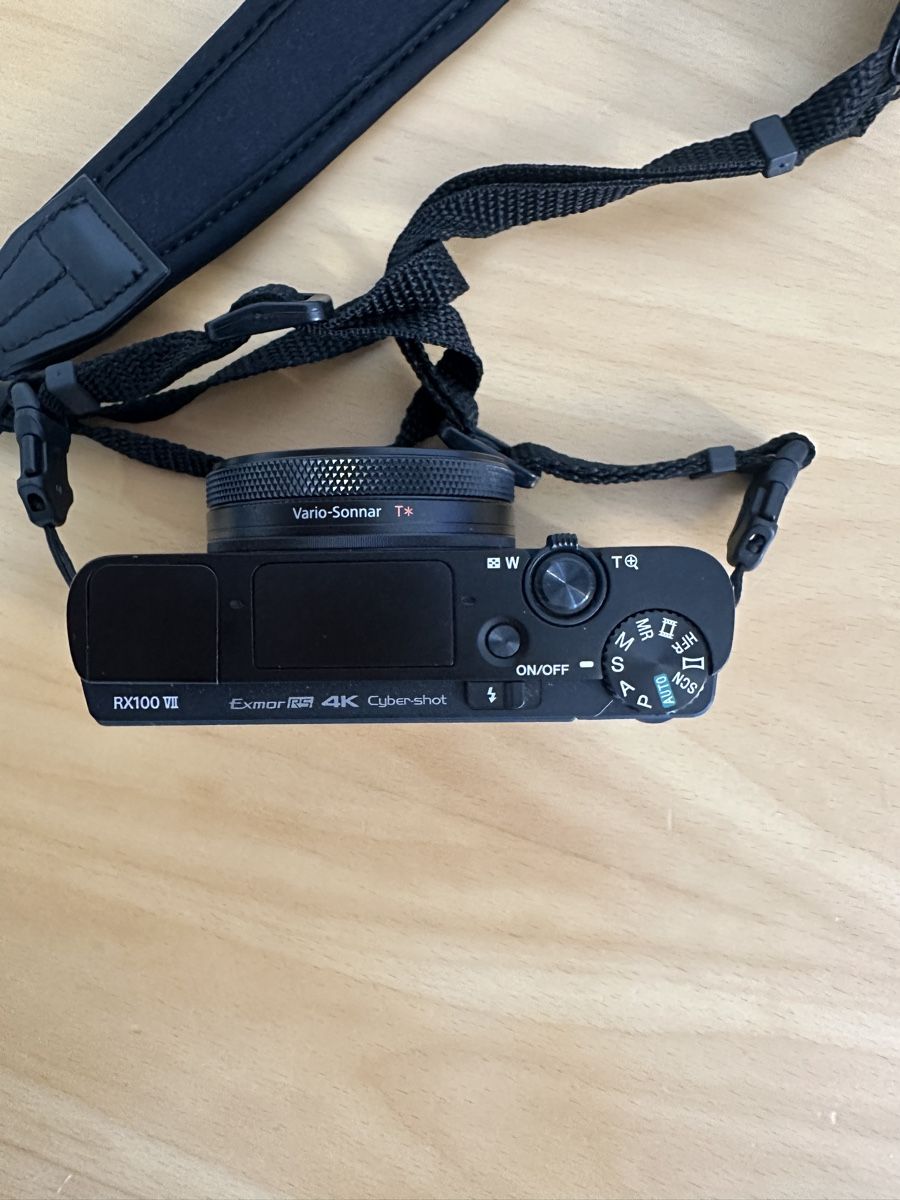 Sony Fotocamera: Sony Cyber-shot DSC RX100VII – Nuovo (secondo la descrizione) da Seuzach venduto da Martina.1 2