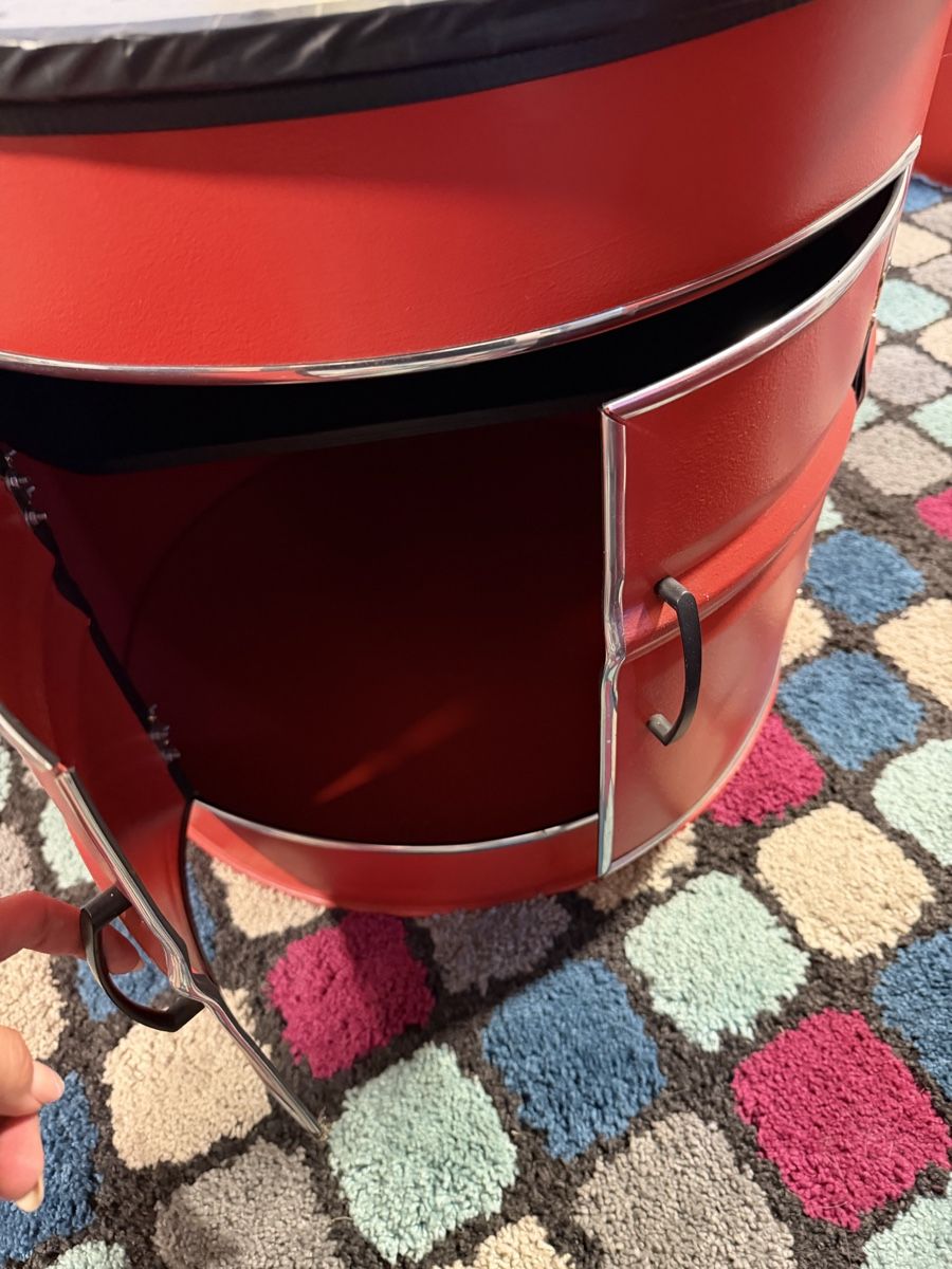 Accessori: Fassmöbel zwei Hocker mit Tisch rot Sitzmöbel Unikat – Usato da Deitingen venduto da cor_7h7k 1