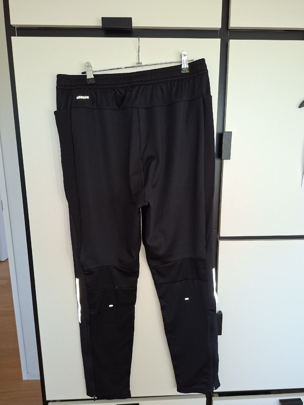 Adidas Pantaloni: Adidas Laufhose Gr. L – Nuovo (secondo la descrizione) da Teufen AR venduto da FelixKlose 1
