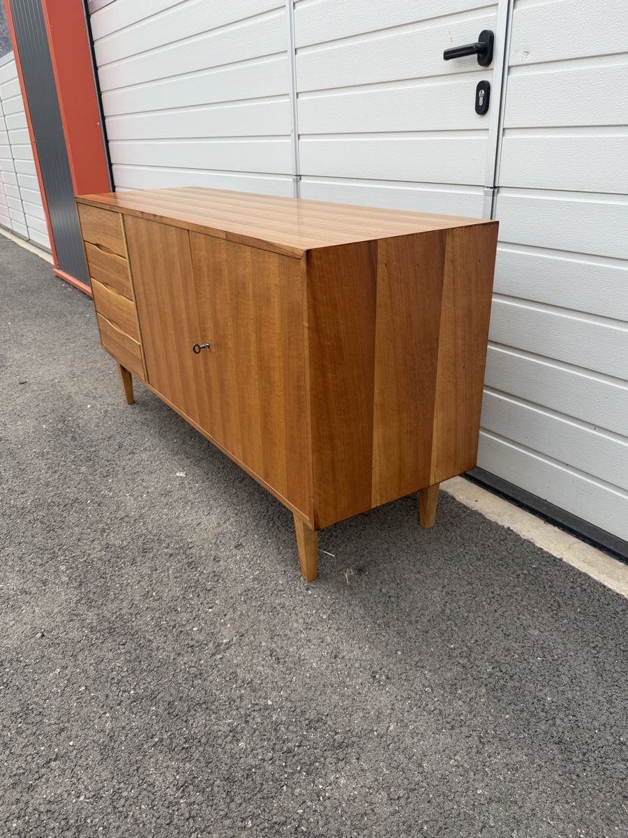 Credenze: Petit Siedboard vintage en noyer – Nuovo (secondo la descrizione) da Arnex-sur-Orbe venduto da Tutu1037 3