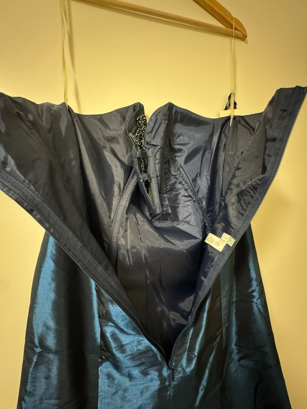 Vestiti: Elegantes Abendkleid (Grösse 38) – Nuovo (secondo la descrizione) da Zürich venduto da pamleano 1