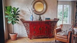 Chinesisches Sideboard Holz rot geschnitzt guter Zustand