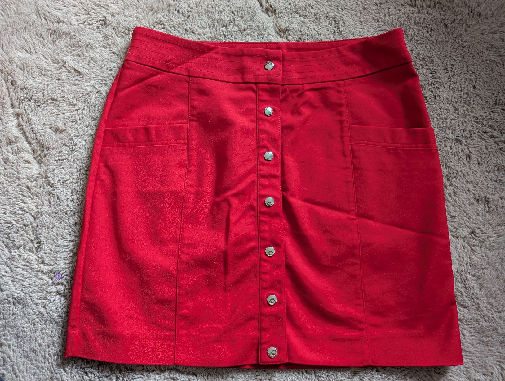 Morgan Gonne: jupe rouge Morgan 40 – Nuovo (secondo la descrizione) da Montreux venduto da dem_gyt9