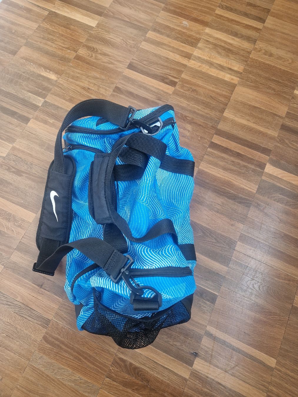 Nike Borse: Nike Sporttasche ca. 30l – Nuovo (secondo la descrizione) da Horgen venduto da olivi_1988 3