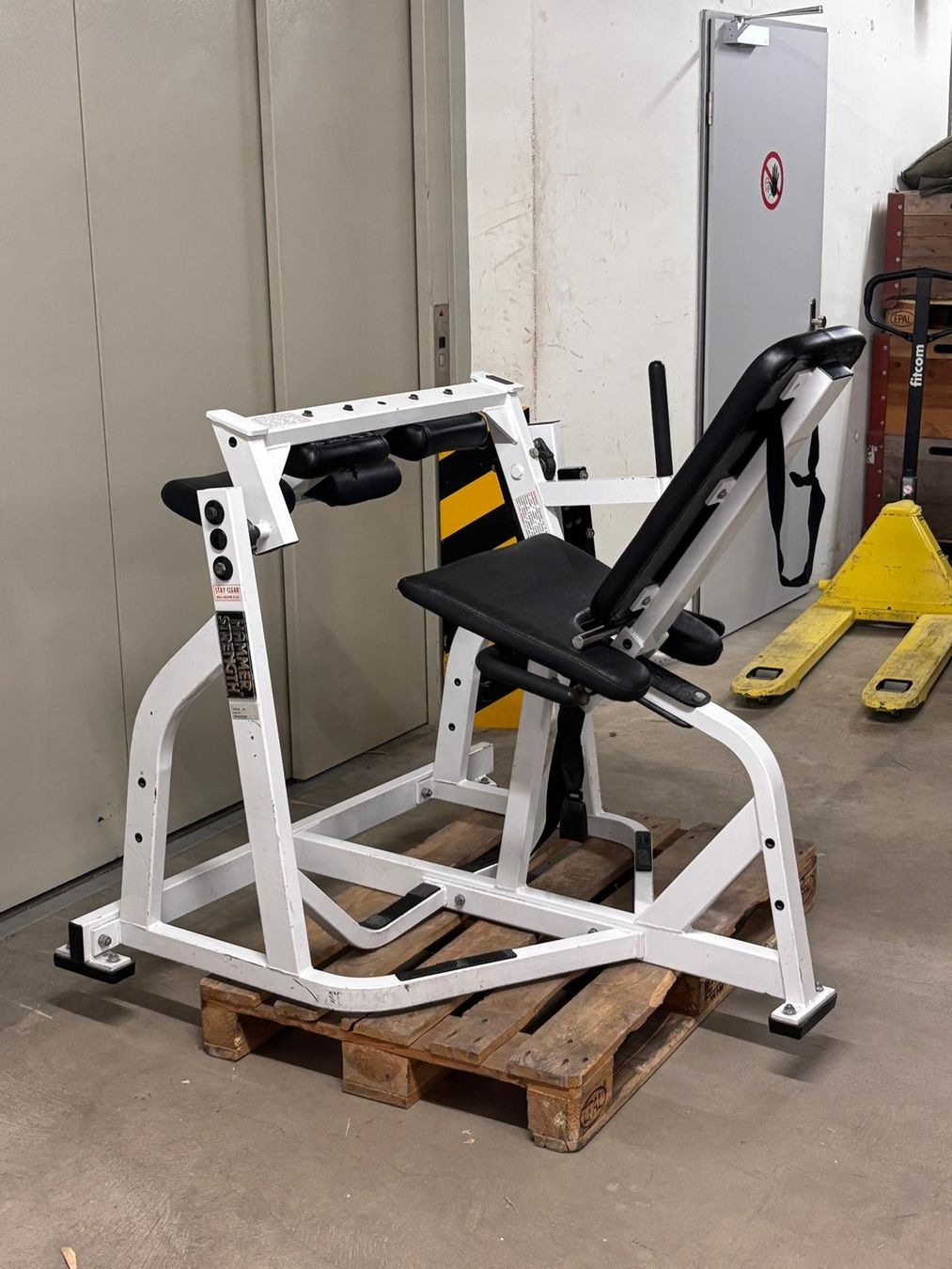 Hometrainer: Occasion Hammer Strength Seated Leg Curl – Usato da Liestal venduto da FitCom