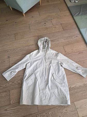 Neuwertige "Uniqlo"-Regenjacke in der Grösse L!