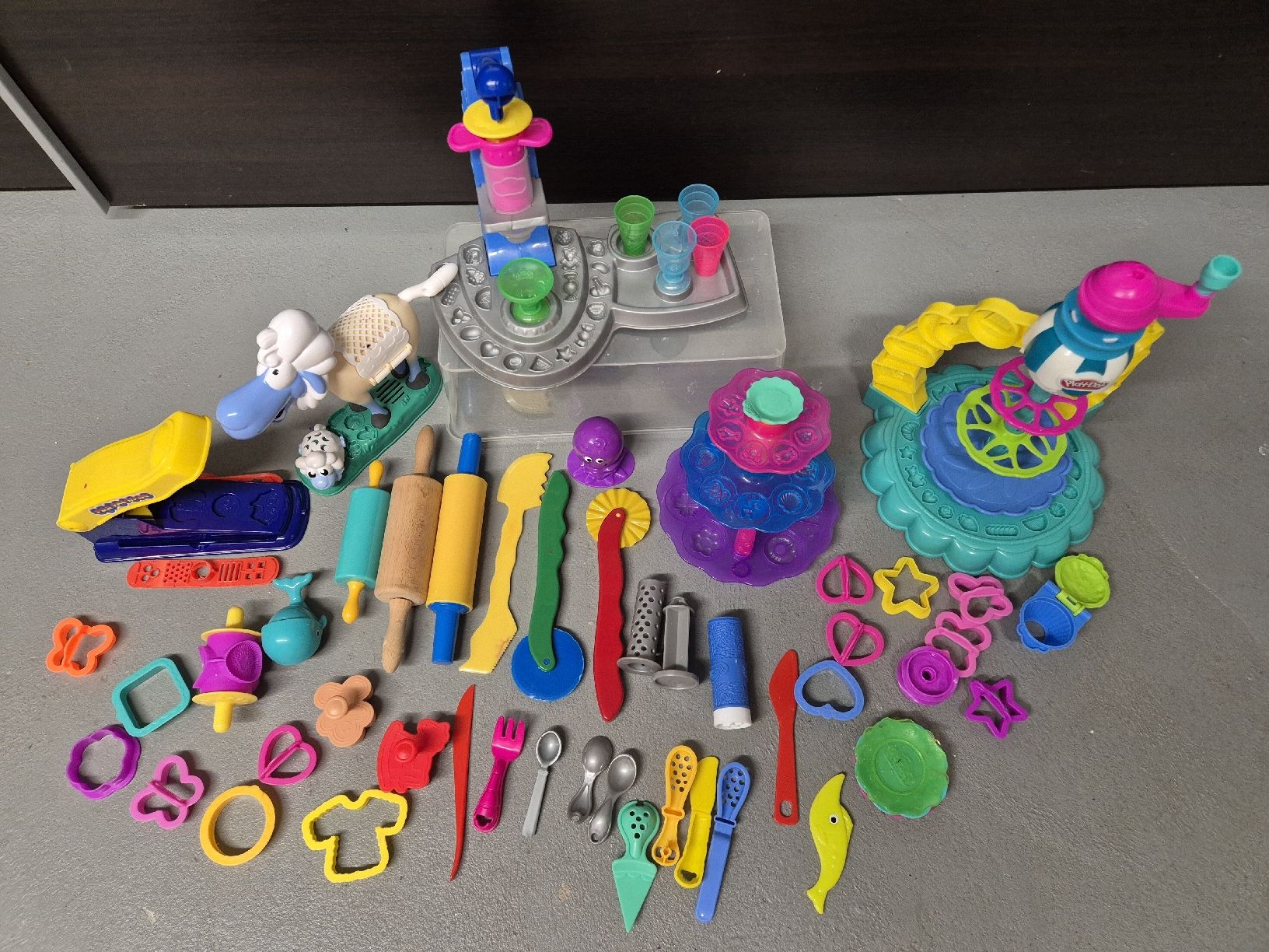 Play-Doh Giocattoli: Play Doh Set – Usato da Volketswil venduto da Zima306 1
