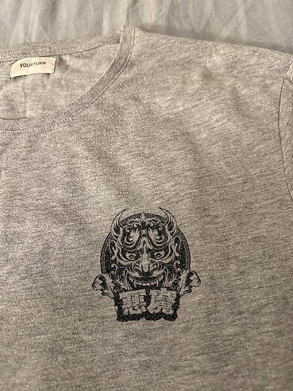 T-shirt: Graues T-Shirt mit Print – Usato da Wädenswil venduto da dom_pz5d 1