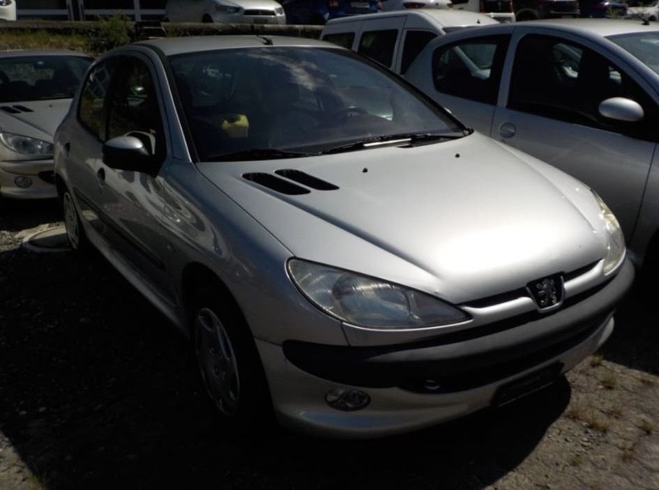 Peugeot Automobili: Peugeot 206 silber 5-türig – Usato da Rikon im Tösstal venduto da mar_dfw8 1
