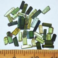 Mineralien Set L-6309 - 40 Stück Grüner Turmalin 8,30 Karat