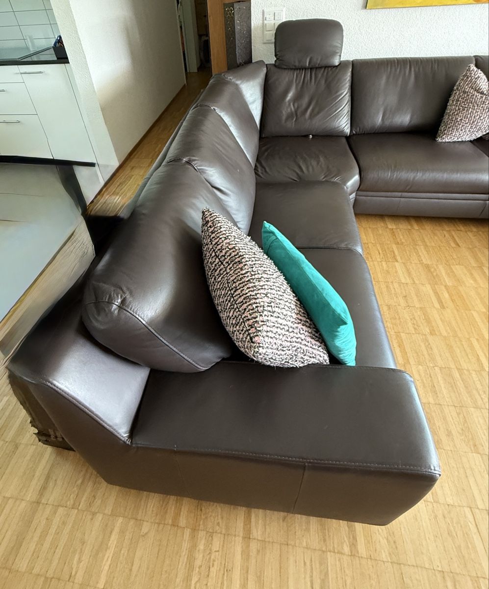 Sofas: Leder Sofa (ausklappbar) – Gebraucht aus Aarau von mad_sy5q 2