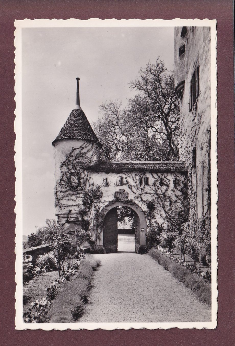 Cartoline postali: Château d'ORON - La Poterne – Usato da Pully venduto da nicecards