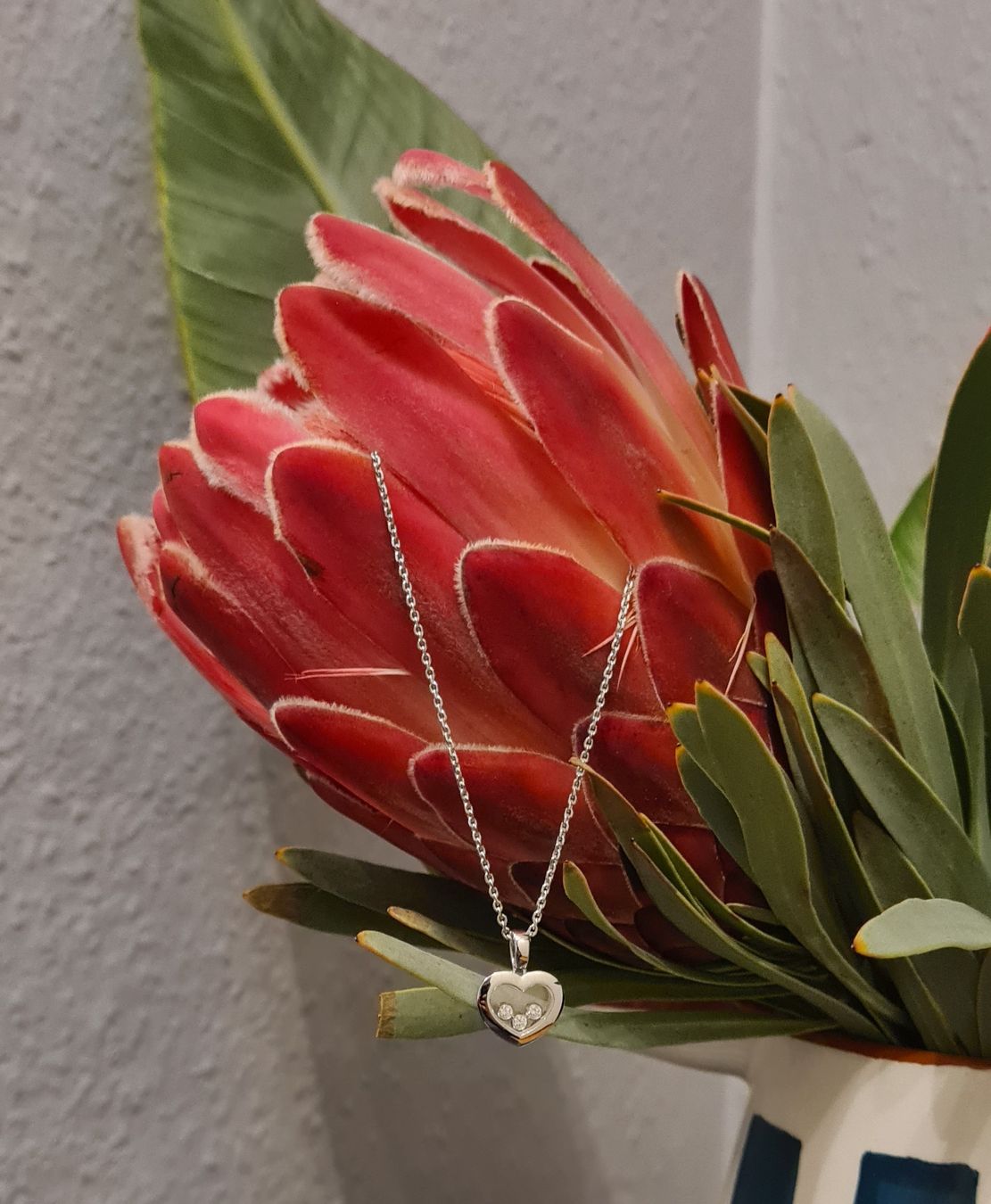 Chopard Catenine: Chopard Happy Diamonds Or Blanc 18ct 3 diamants 0.15 – Nuovo e nell'imballaggio originale da Carouge GE venduto da LidieLot
