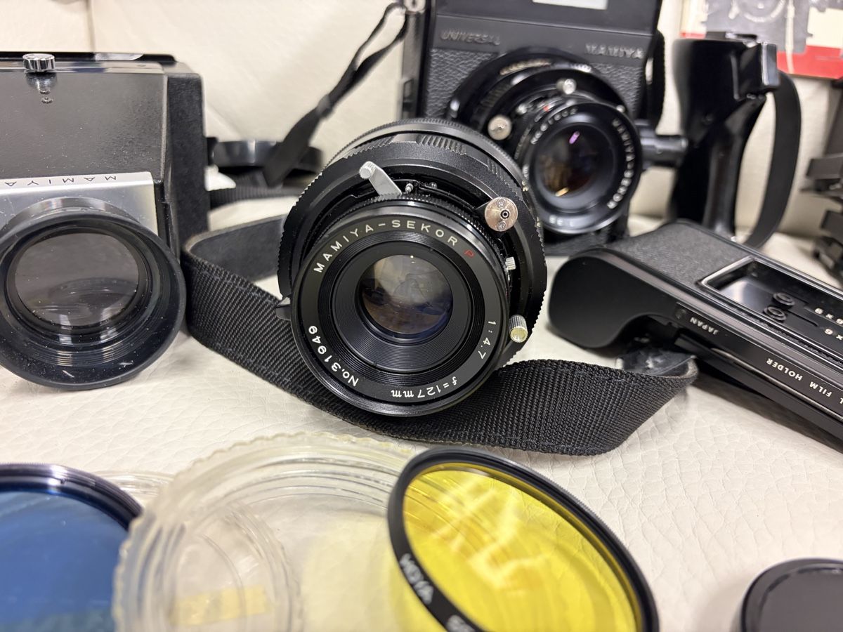 Mamiya Fotocamera: Mamiya Universal Schwarz Mittelformatkamera mit Zubehör – Usato da Dietikon venduto da cre8different 3