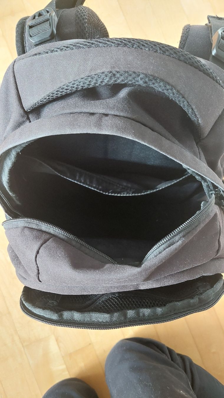 Satch Rucksäcke: Satch Schulrucksack schwarz ergonomisch gebraucht – Gebraucht aus Zürich von nin_8tfv 5