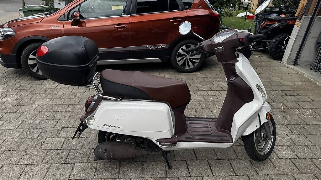 Route: Gepflegter Roller Zahara 125i – D'occasion à Reichenbach i. K. par Kusi8