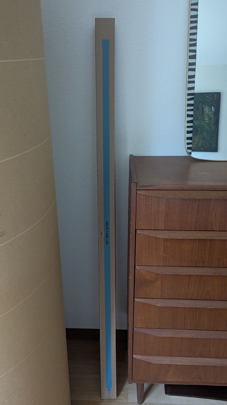 Hay Lampade: HAY - Neon LED-Leuchtstab Blau – Nuovo e nell'imballaggio originale da Bern venduto da a-ganz