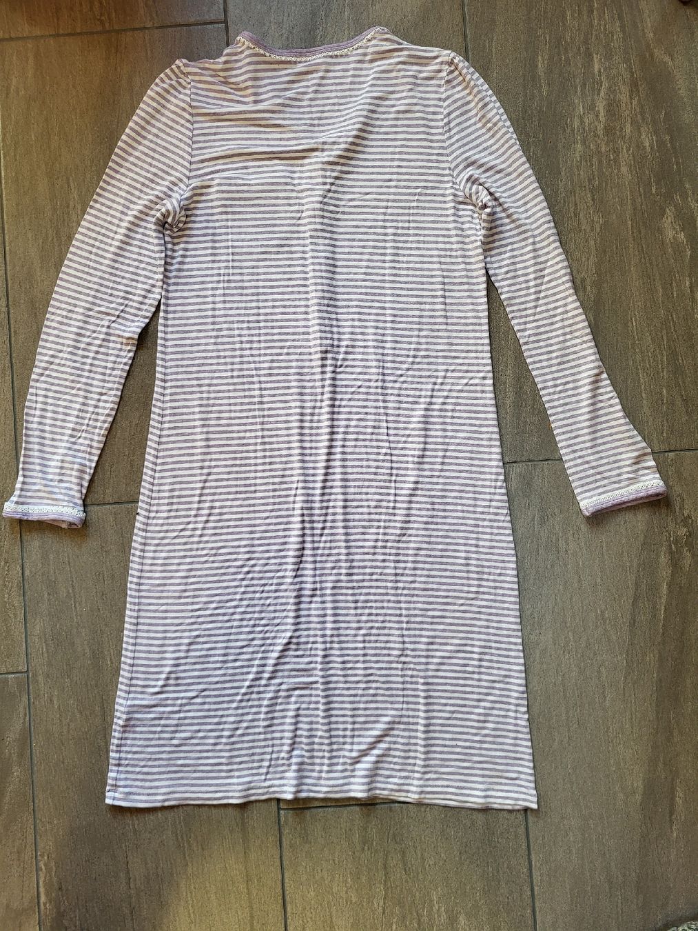 Triumph Negligees & Pigiami: Triumph Striped Nightdress – Nuovo (secondo la descrizione) da Zweisimmen venduto da Adorable 1