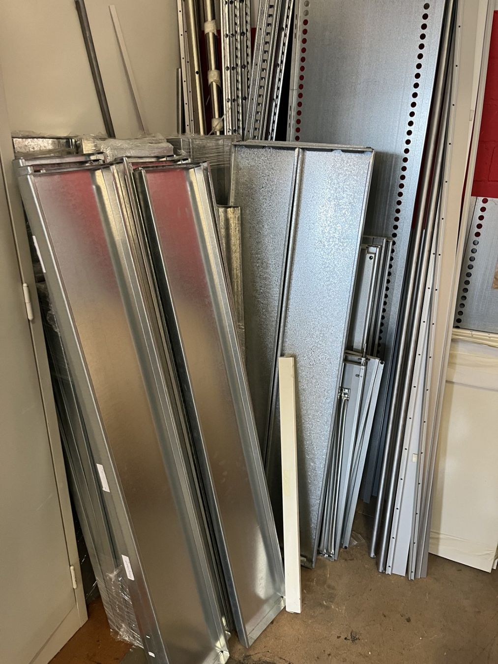 Errex Scaffali: 3 Errex Gestelle & viele Einzelteile von Liquidation – Usato da Basel venduto da Mrieder 1