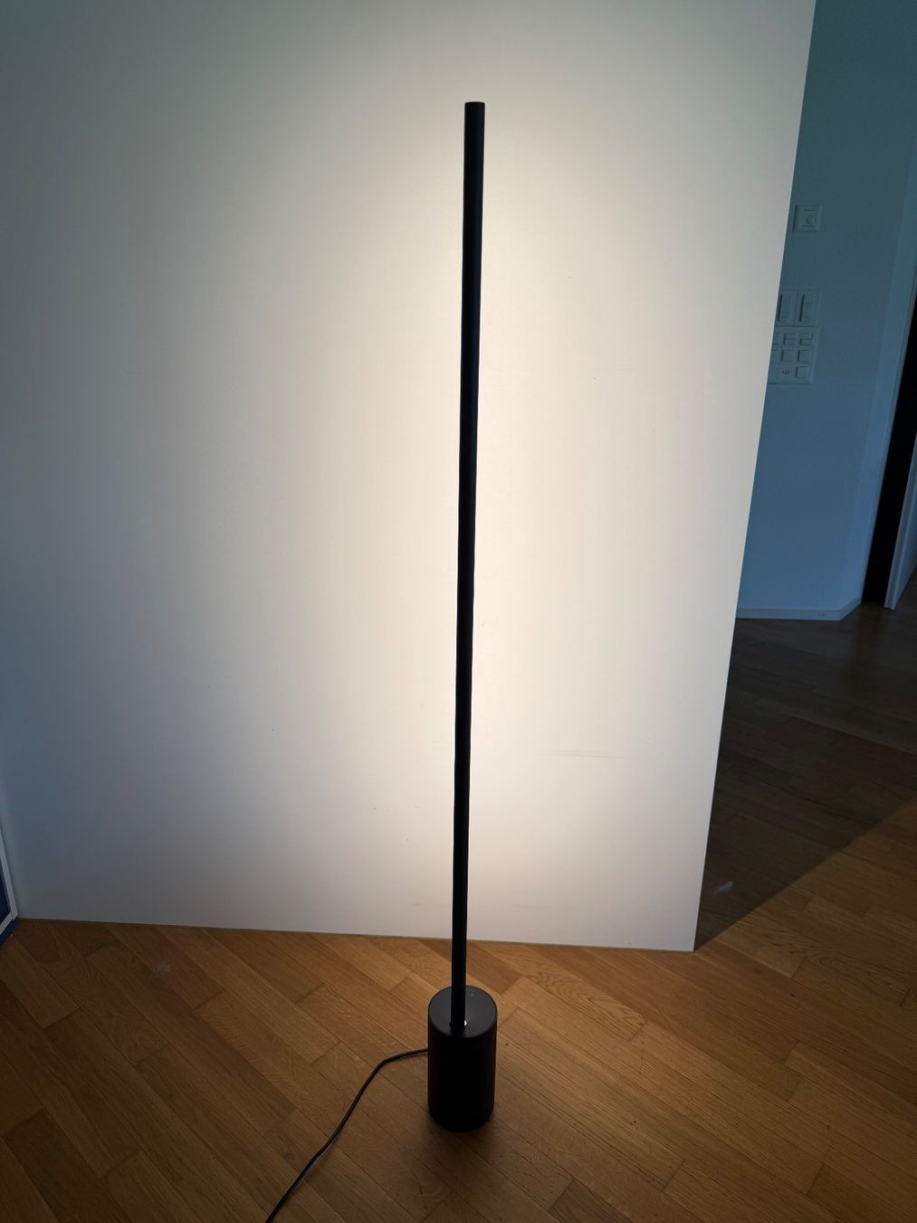 Philips Lampen: Philips Hue Gradient Signe – Gebraucht aus Hendschiken von emstan
