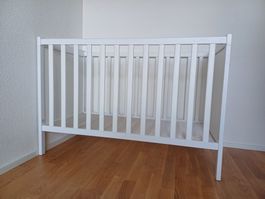 SUNDVIK Babybett, weiss, 60x120 cm