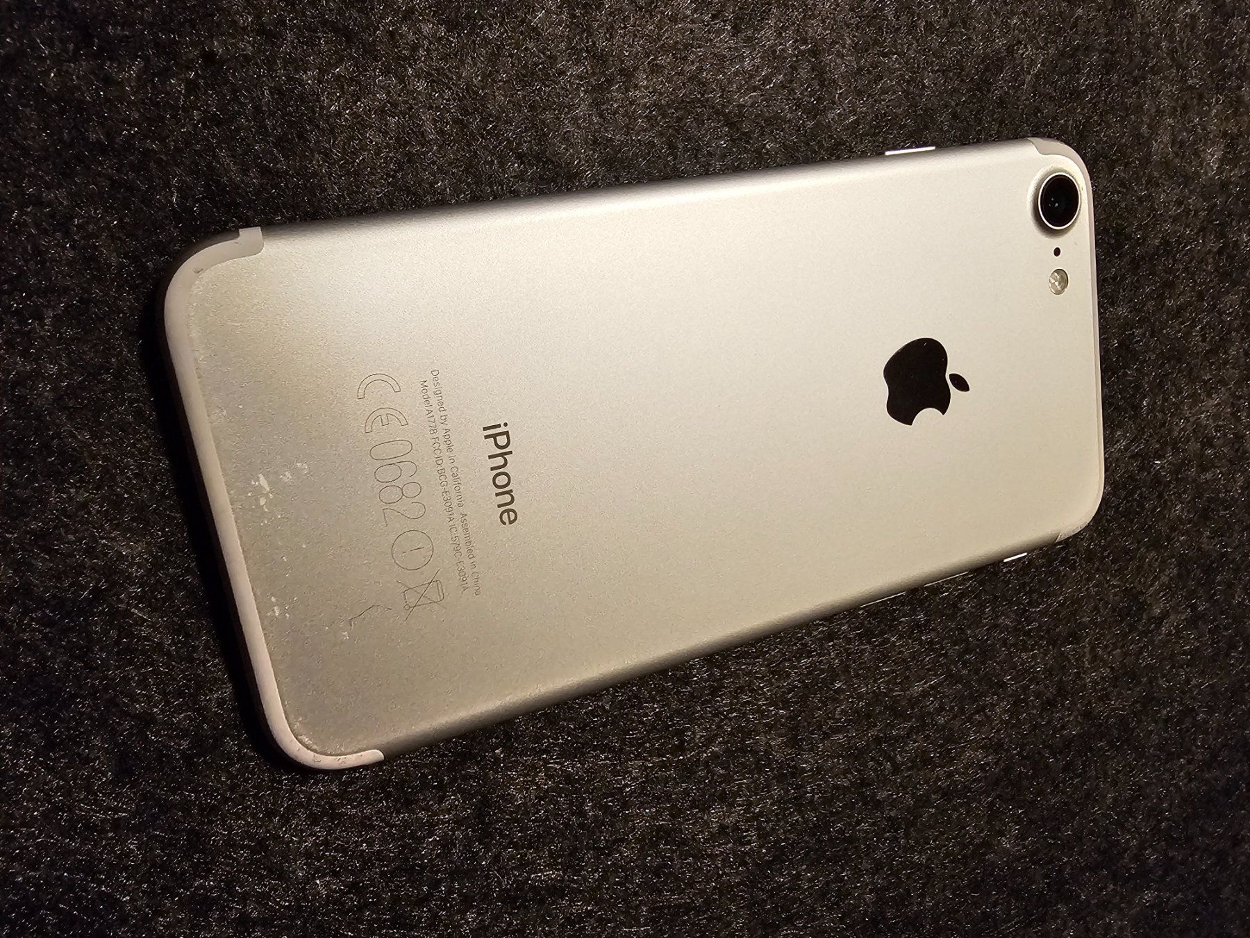 Apple Telefoni cellulari / Smartphones: iPhone 7, Silber, 32 GB - Vitage Gerät! – Difettoso da Zweidlen venduto da RepToGo 2