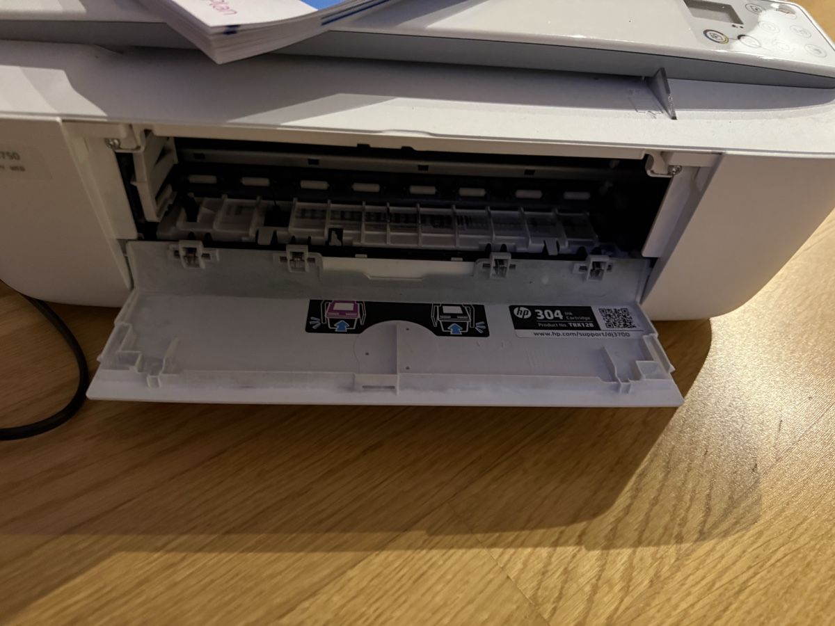 Stampanti: HP DeskJet 3700 Drucker – Usato da Herzogenbuchsee venduto da Meeret 3