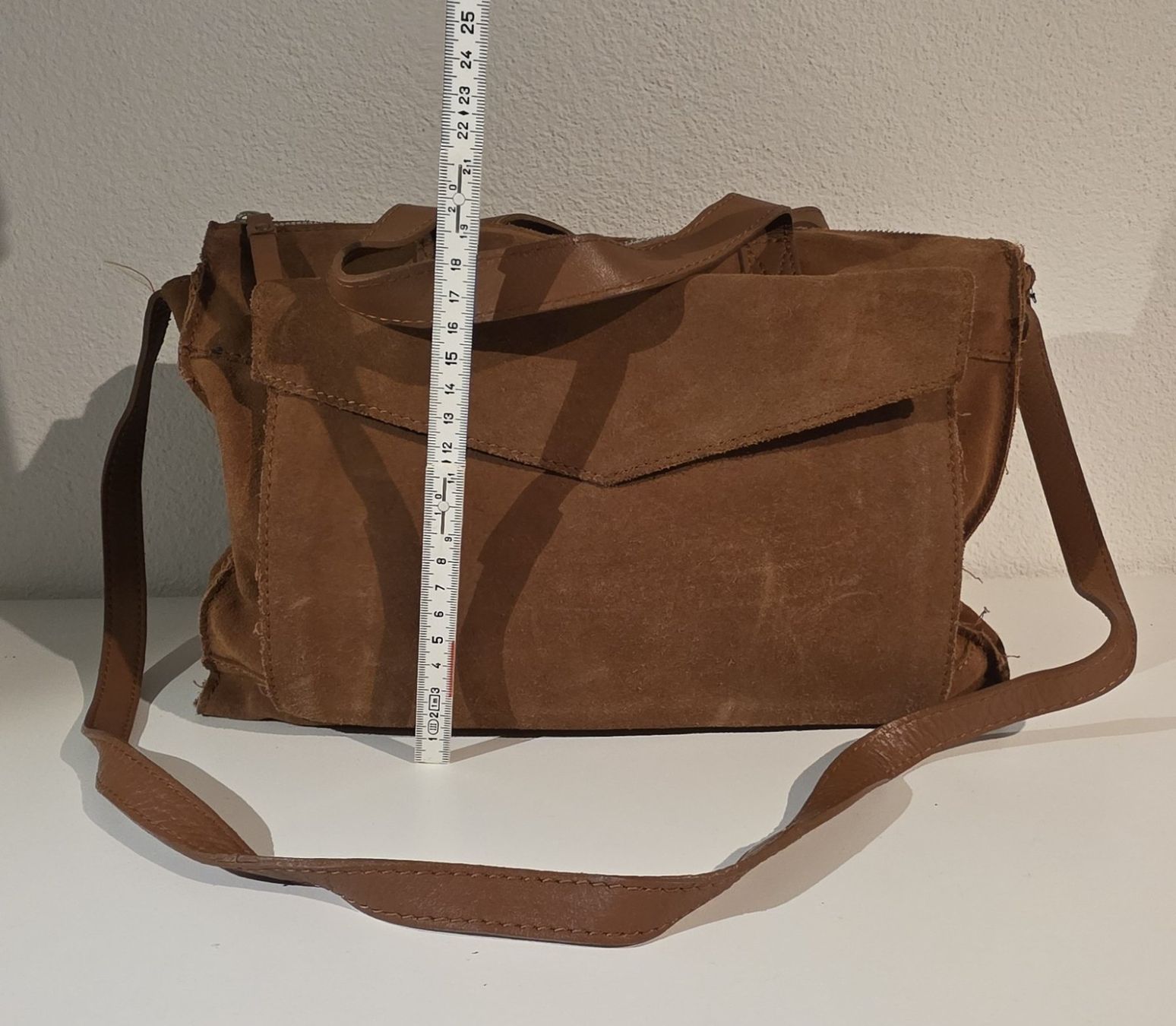 Borse da donna: Schöne Wildledertasche in Braun – Usato da Wichtrach venduto da Croianer 1
