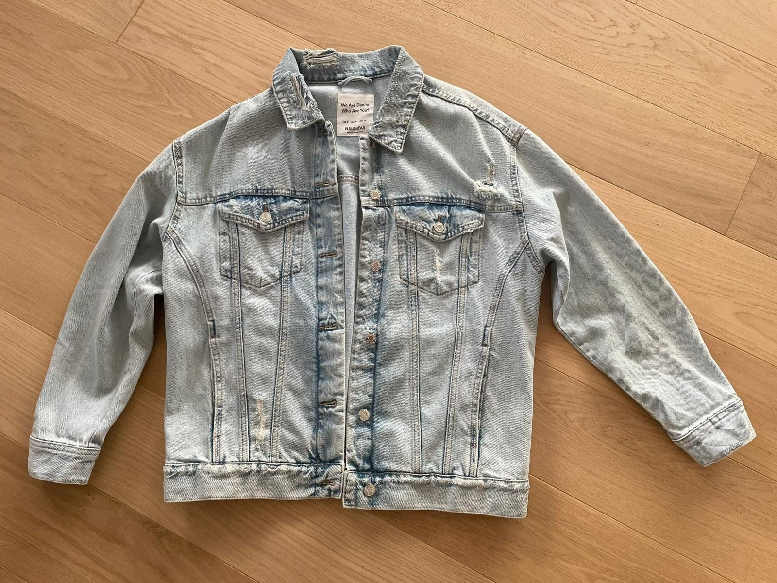 Pull&Bear Giacche: Jeansjacke - hellblau – Usato da Eschenbach LU venduto da B.L.R