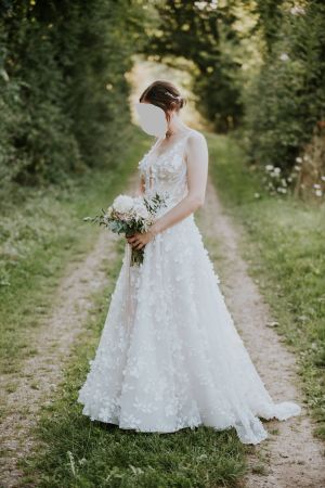 Brautkleid rückenfrei 3D-Blumen Gr. 36 (Agnieszka Światły)