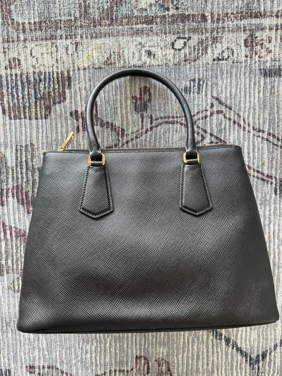Prada Taschen für Damen: Prada Saffiano Bag Black – Gebraucht aus Oberägeri von FAD91 1