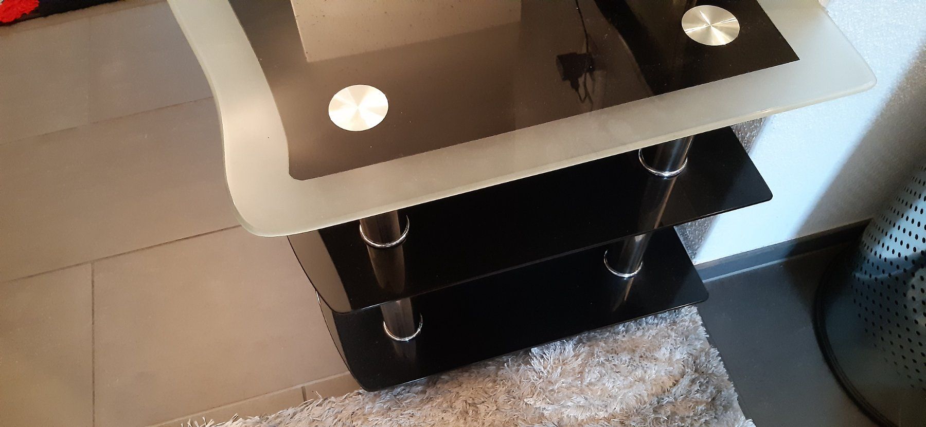 Mobili TV: TV-Glas-Beistelltisch mit Chromgestell. – Usato da Richterswil venduto da ADIACE010 5