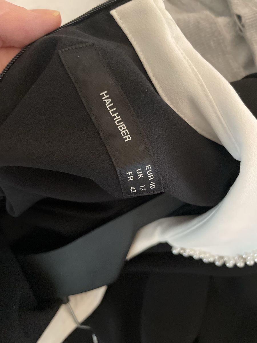 Hallhuber Vestiti: Hallhuber schwarzes Kleid Gr. 40 – Nuovo (secondo la descrizione) da Zürich venduto da Mary233 4