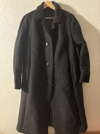 Manteau long noir en laine, coupe classique, bon état