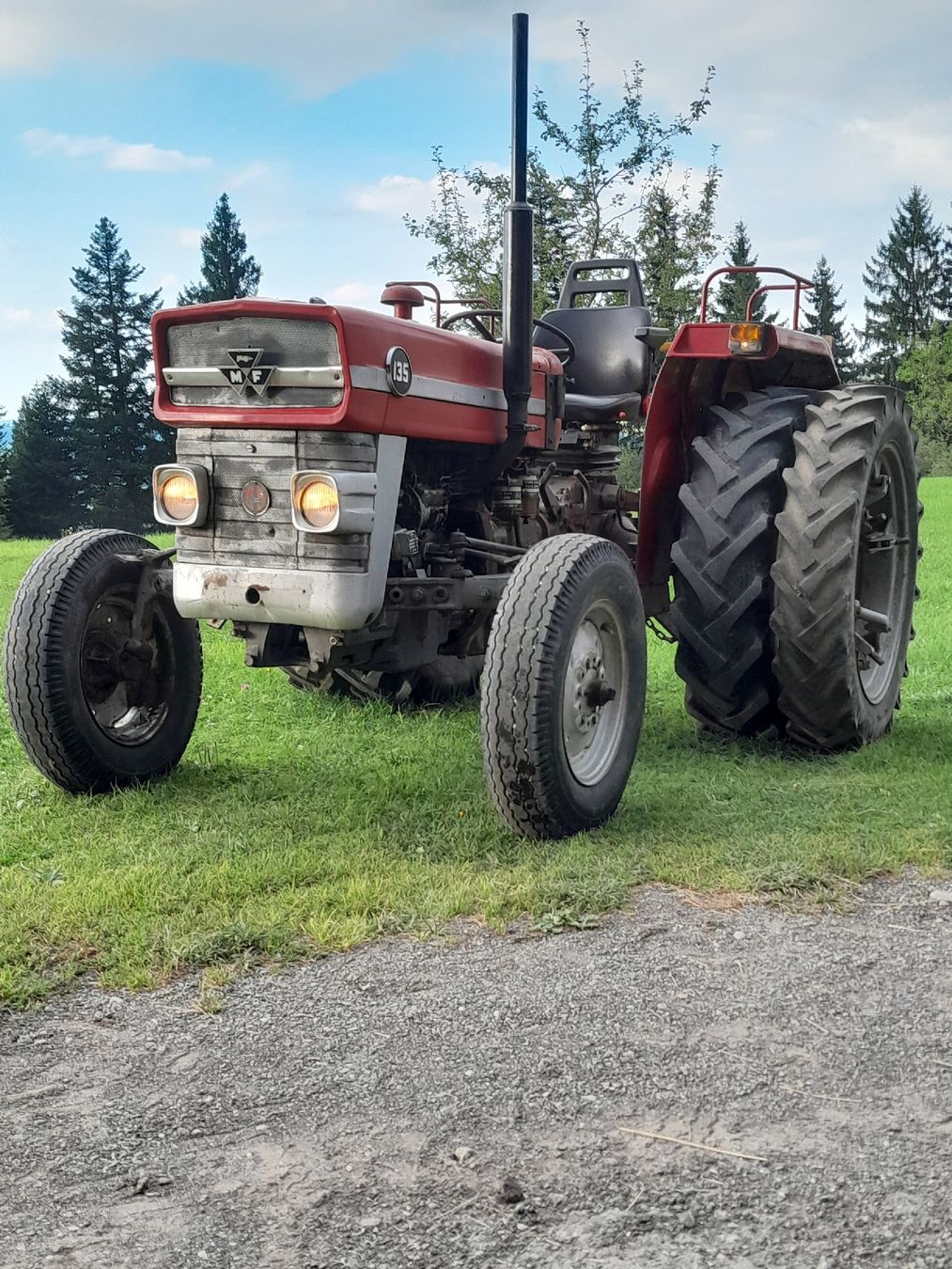 Massey Ferguson Trattori: massey Ferguson 135 – Usato da Schangnau venduto da roesti71