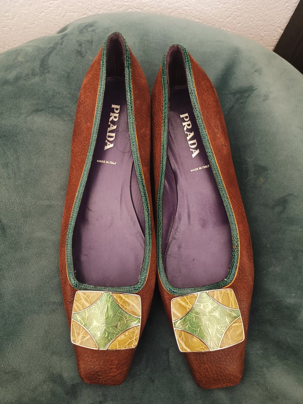 Prada Damenschuhe: Chaussures Prada en cuir – Gebraucht aus Genève von Lenapop