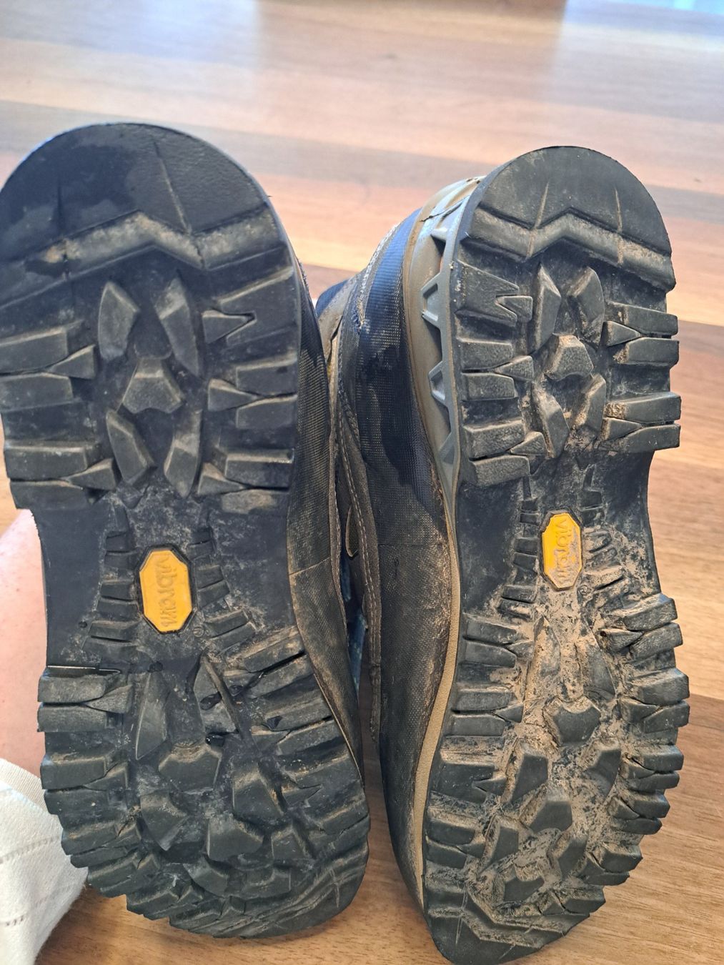 Meindl Chaussures hommes: Wanderschuhe Meindl Gr. 40 – D'occasion à Baar par Bruce37 5