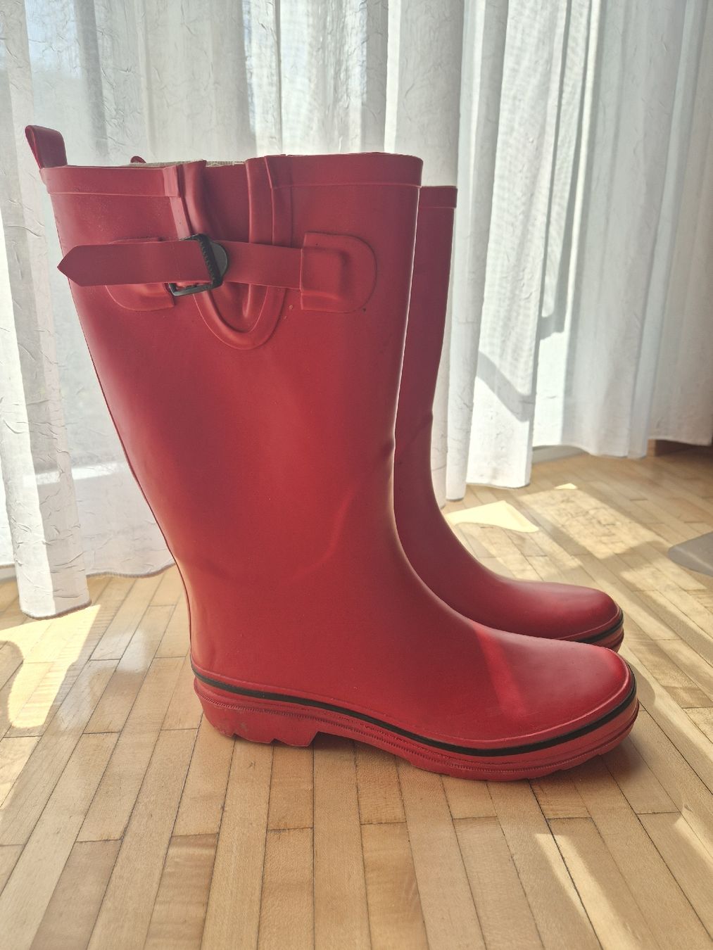 Chaussures femmes: Red Waterproof Rain Boots – D'occasion à Pfeffingen par Elegant_trend