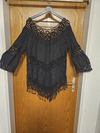 Schwarze Tunika mit Spitze, one size neuwertig!