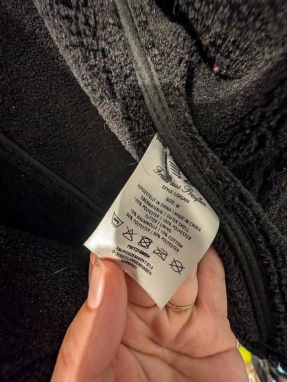 Giacche: Winterjacke schwarz – Usato da Neftenbach venduto da Nadine069 1