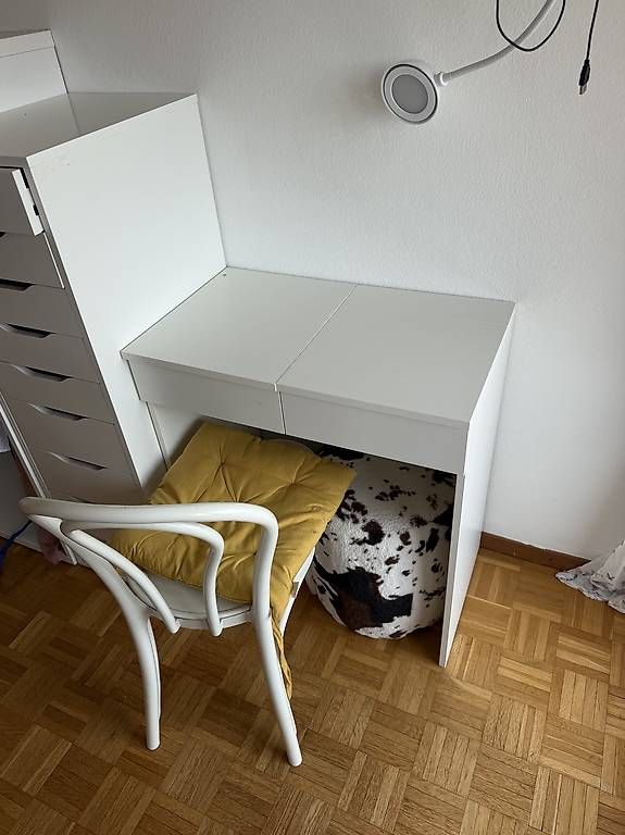 Scrivanie: Bureau/ table maquillage et chaise blanc – Usato da Tolochenaz venduto da cla_8q85