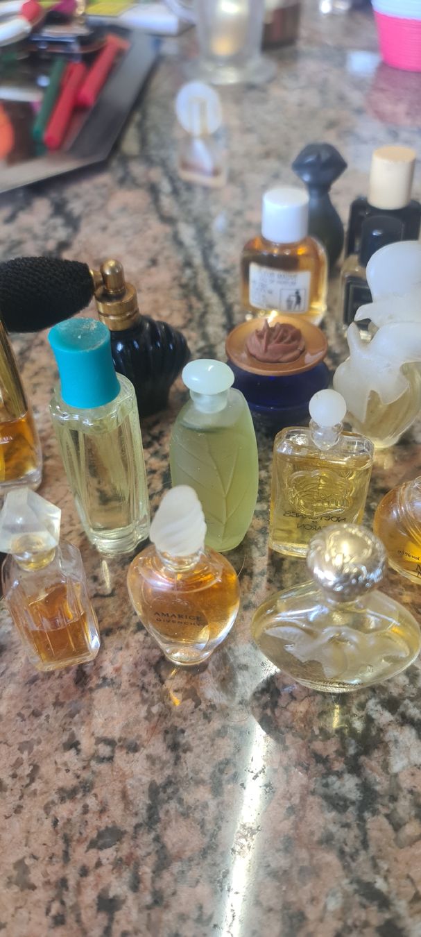 Parfums & Eau de Toilette: 50 Parfum Miniaturen – D'occasion à Bellerive VD par Hermes5 5