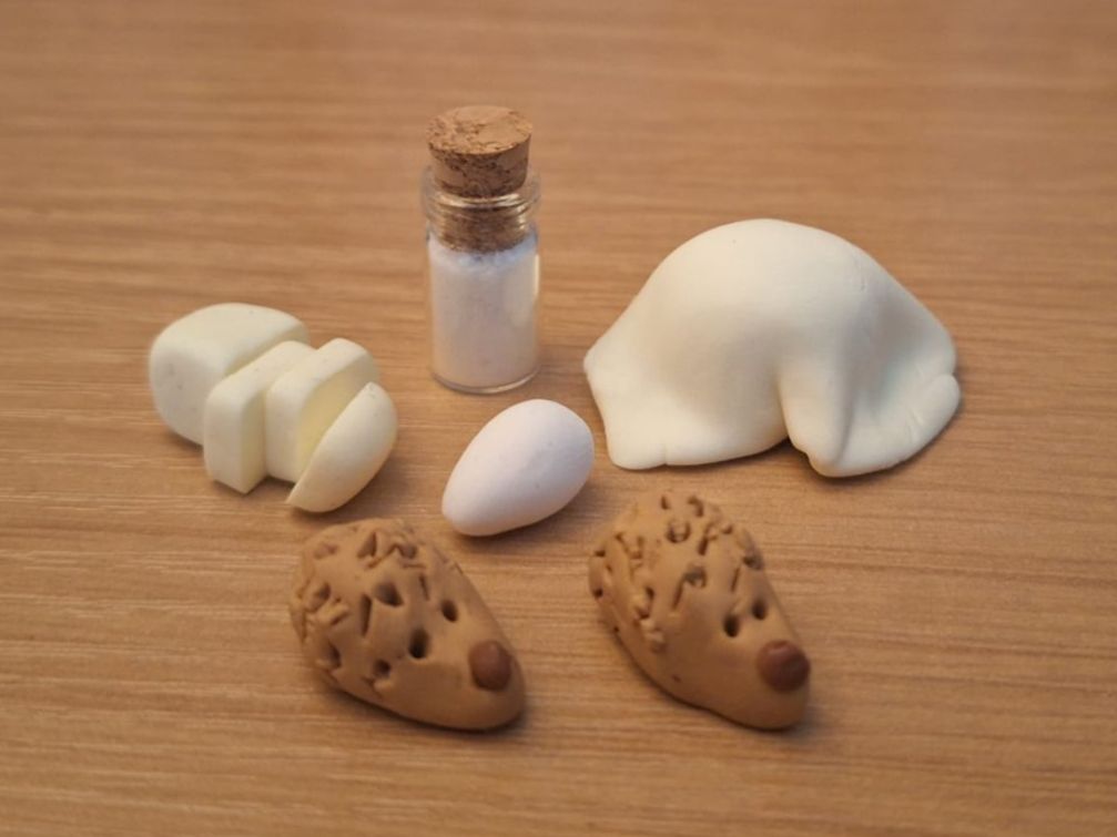 Case e mobili per bambole: Handmade Igelbrötchen Back Set, Miniaturen, Setzkasten – Nuovo (secondo la descrizione) da Zürich venduto da HandmadeTinyFood
