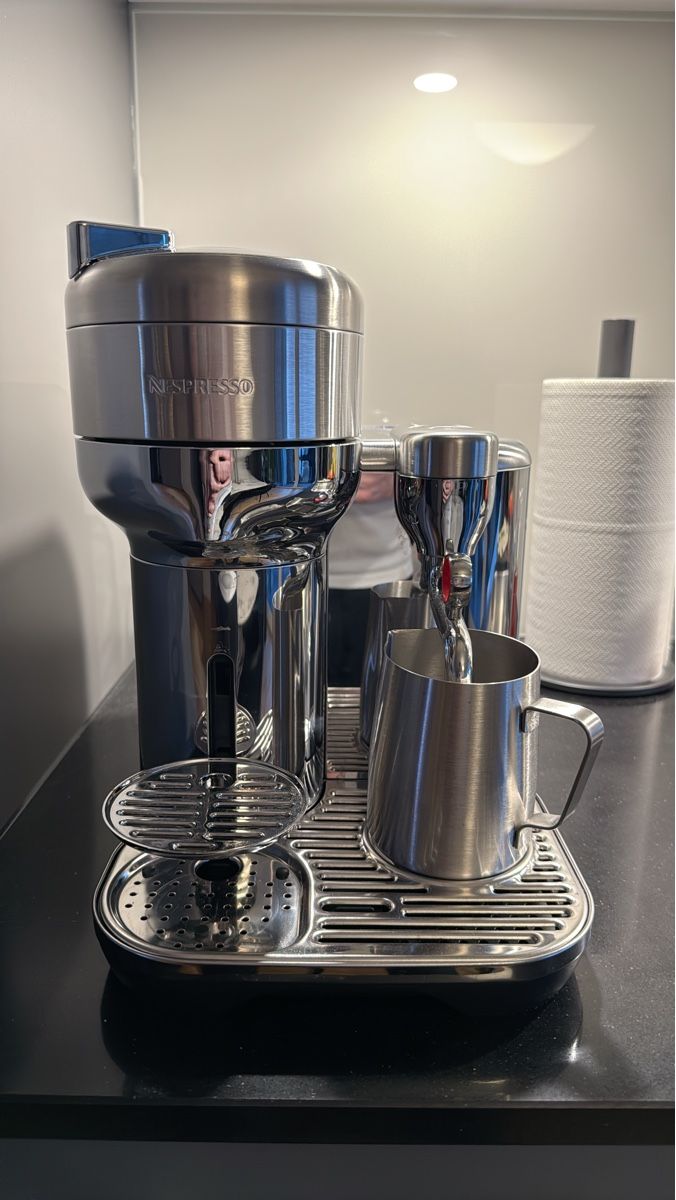 Nespresso Kaffeemaschinen & Espressomaschinen: Nespresso Vertuo Creatista – Gebraucht aus Niederwangen BE von gio__