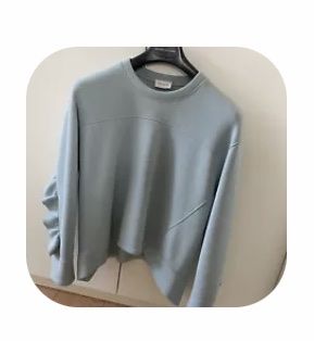 Zartes Blau & verspielte Details – René Lezard Pullover