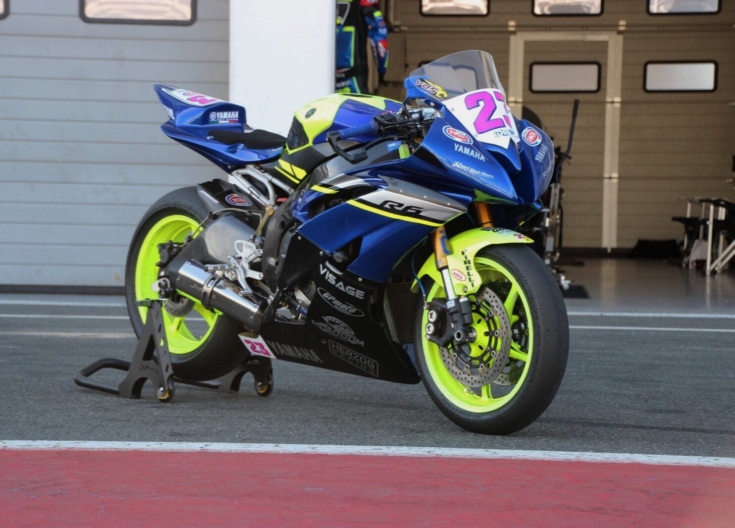 Yamaha Strada: Yamaha R6 – Usato da Zwillikon venduto da Yoilla 1