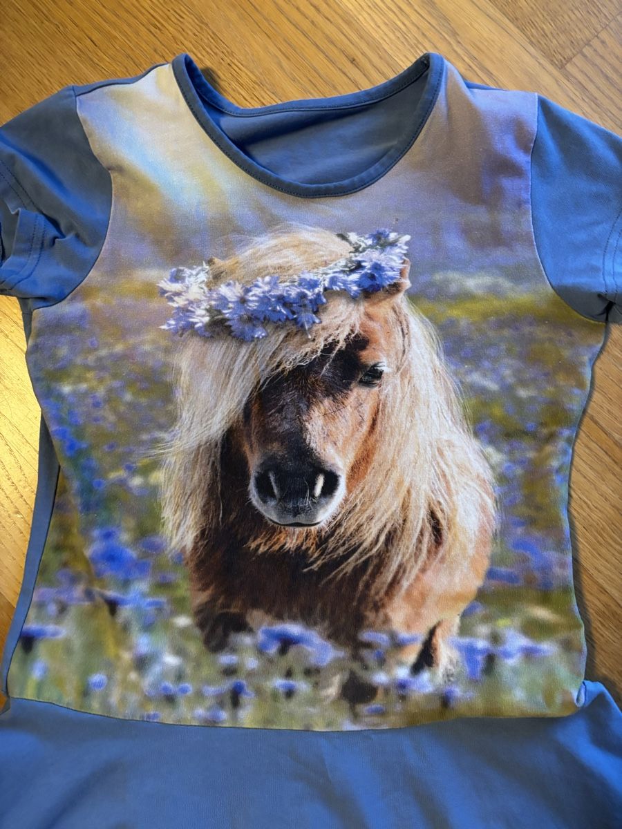 Jako-O Vestiti & Gonne: Kinderkleid JAKO-O Pferd Blumenmuster Grösse 140/146 – Nuovo (secondo la descrizione) da Wetzikon ZH venduto da T2blade 1